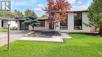 1000 Lemar Rd in Newmarket, ON - Building Photo