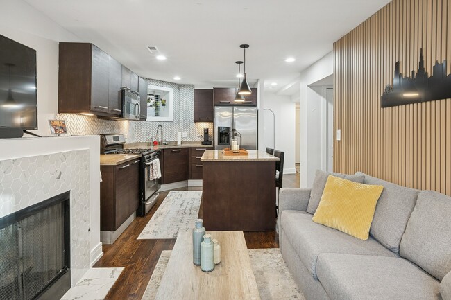 property at 805 W Bradley Pl