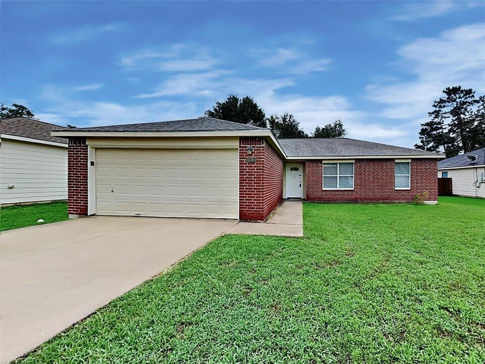 16365 Hidden River Ct in Conroe, TX - Building Photo