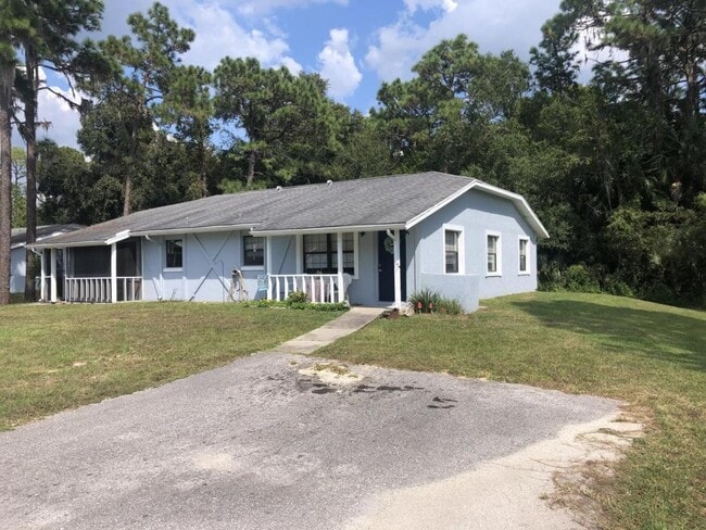 491 N Sams Point in Crystal River, FL - Building Photo - Building Photo