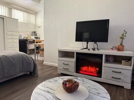 9918 Mollyknoll Ave in Whittier, CA - Building Photo