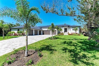 7161 Manasota Key Rd in Englewood, FL - Building Photo - Building Photo