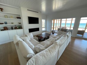 495 N Parish Dr in Southold, NY - Building Photo - Building Photo