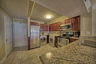 7205 Thomas Dr in Panama City Beach, FL - Building Photo - Building Photo