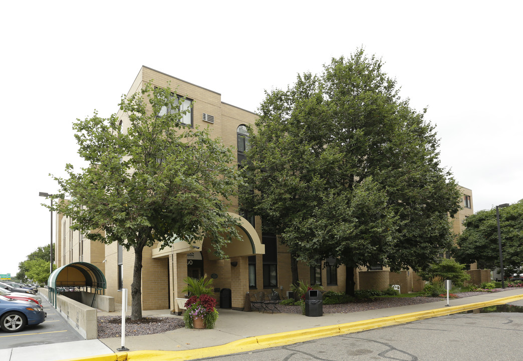 Seven Corners in Minneapolis, MN - Building Photo