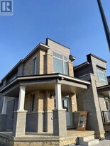 28 Donald Ficht Cres in Brampton, ON - Building Photo