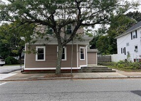 9 Turner Ave in East Providence, RI - Building Photo