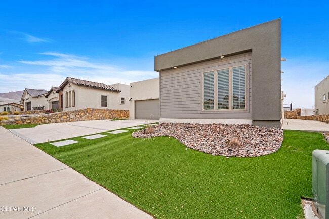 7348 Mule Team Dr in El Paso, TX - Building Photo - Building Photo