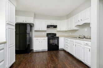 8116 E 36th Pl in Indianapolis, IN - Building Photo - Building Photo
