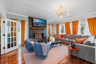 13702 Yellow Oak Cir in San Antonio, TX - Building Photo - Building Photo