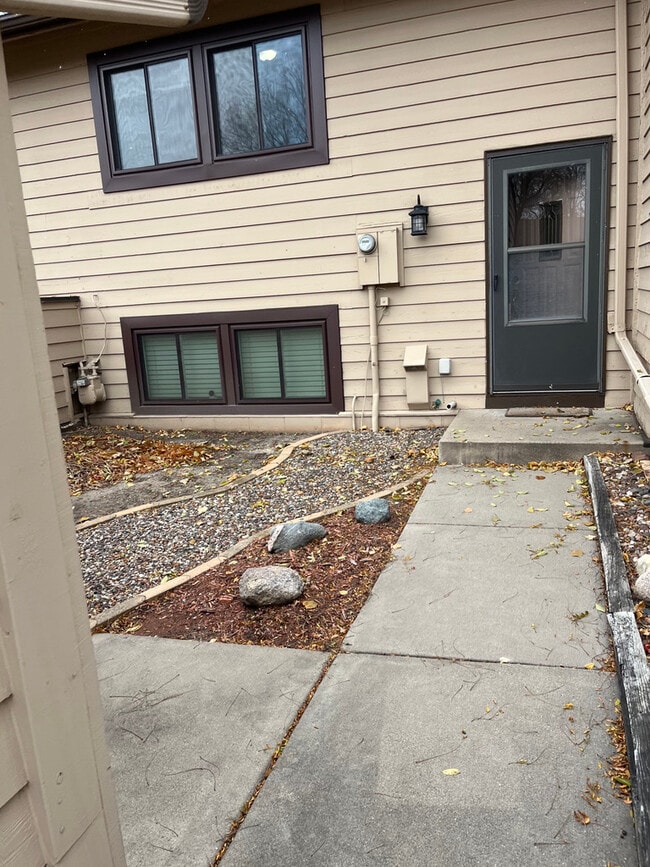 429 W Eagle Lake Dr in Maple Grove, MN - Building Photo - Building Photo