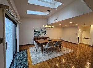 806 Spinnaker Ct in Secaucus, NJ - Foto de edificio - Building Photo