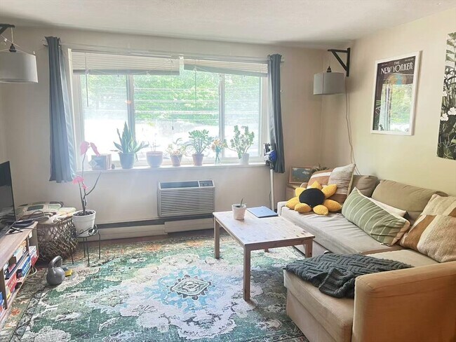212 Kent St, Unit B1