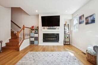 7314 Mountaineer Dr in Alexandria, VA - Building Photo - Building Photo