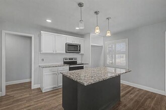 2508 Hillglenn Rd in Dallas, TX - Building Photo - Building Photo