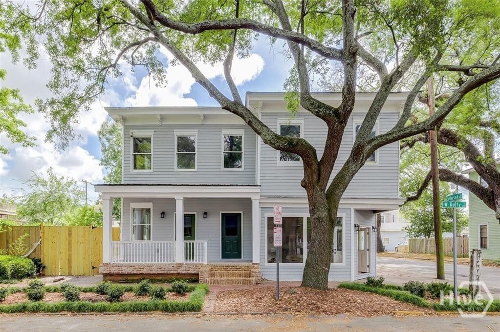 221 W Duffy St in Savannah, GA - Building Photo
