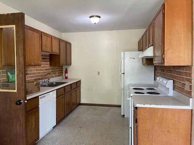 166 Kendall Ave, Unit 1 in Ithaca, NY - Building Photo - Building Photo