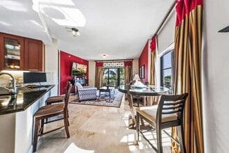 2401 N Ocean Blvd in Fort Lauderdale, FL - Building Photo - Building Photo