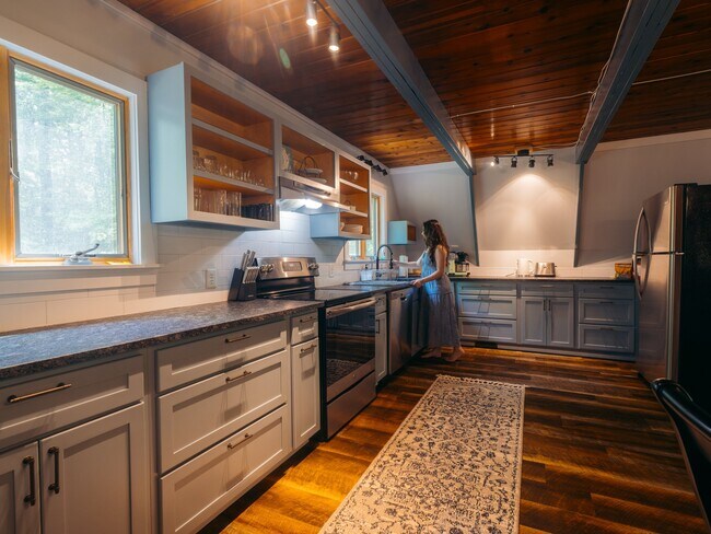 28 Beech St in Jay, NY - Building Photo - Building Photo
