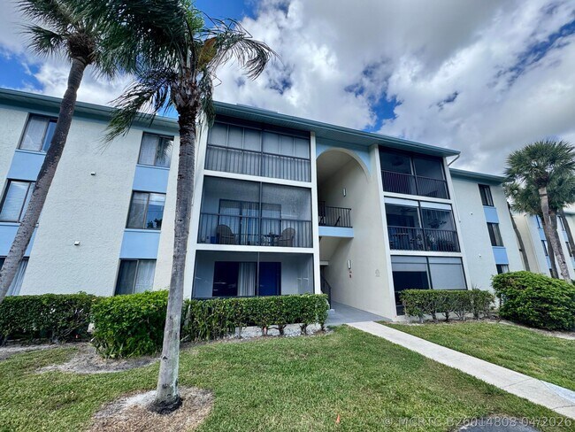 1111 Green Pine Blvd