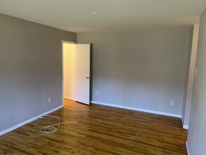 116 Hamburg Turnpike in Bloomingdale, NJ - Building Photo - Building Photo