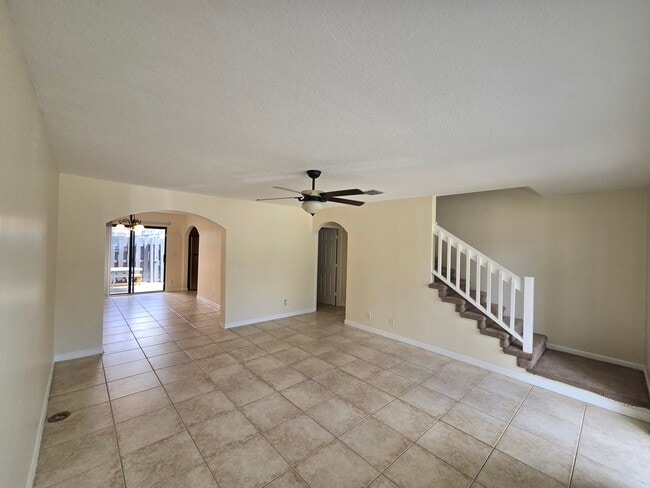 703 Riverside Dr in Greenacres, FL - Foto de edificio - Building Photo