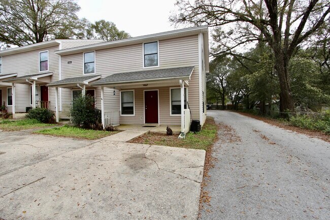 205 Marquette St in Niceville, FL - Building Photo - Building Photo