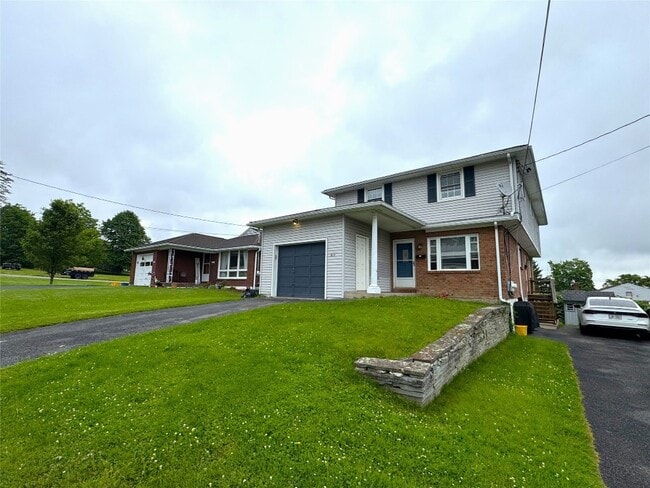 614 Irving Ave in Endicott, NY - Foto de edificio - Building Photo