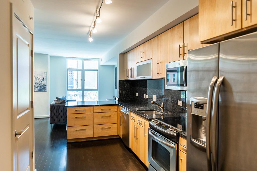 1025 1st St SE in Washington, DC - Building Photo