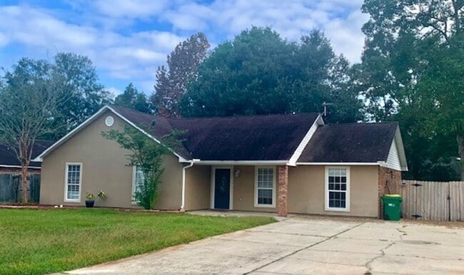 property at 6924 Pinehurst Dr
