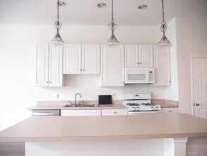 42747 Stadler Ln in Chantilly, VA - Building Photo - Building Photo