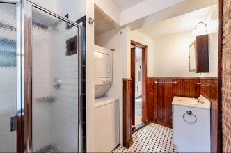 343 1/2 8th St in Jersey City, NJ - Building Photo - Building Photo