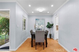 16154 Gilmore St in Los Angeles, CA - Building Photo - Building Photo