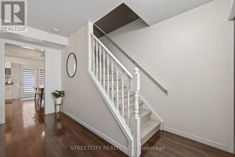 1320 Savannah Dr in London, ON - Building Photo - Building Photo