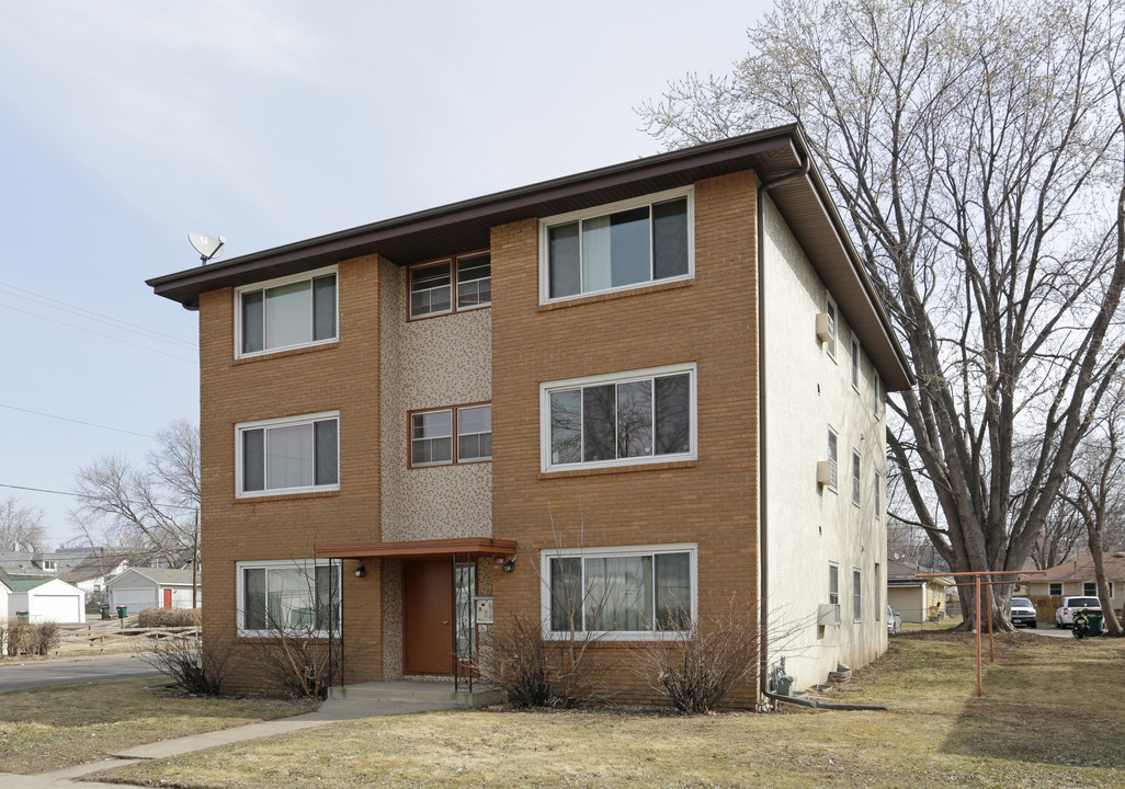 3855 Jackson St NE in Columbia Heights, MN - Building Photo