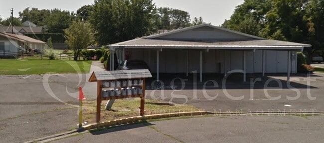 1040 SW Puff Ln in College Place, WA - Building Photo - Building Photo