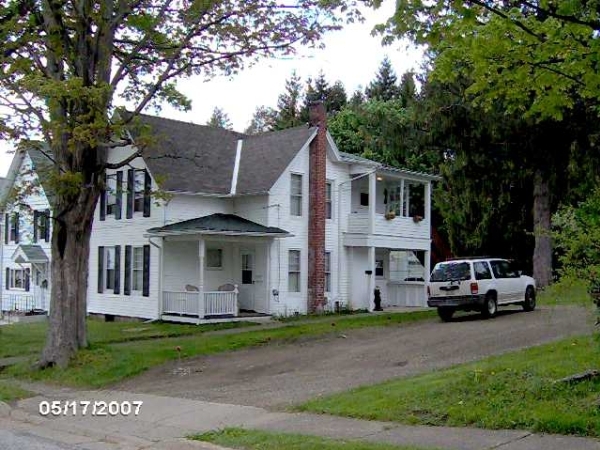 821 Crown St in Olean, NY - Building Photo