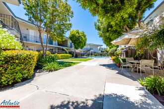 642 Blythe Ct, Unit 25 in Sunnyvale, CA - Building Photo - Building Photo