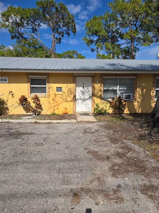 6604 Miramar Ave in Fort Pierce, FL - Building Photo - Building Photo