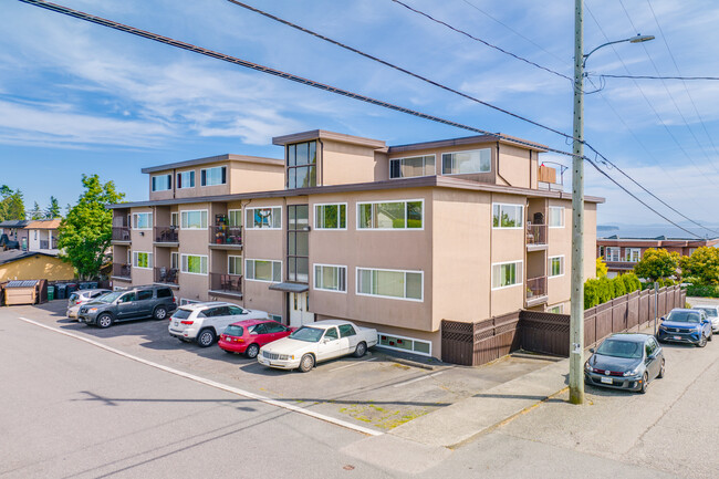 15281 Royal Ave in White Rock, BC - Building Photo - Building Photo