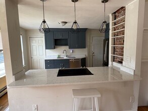 4 Hazel St in Manchester, NH - Building Photo - Building Photo