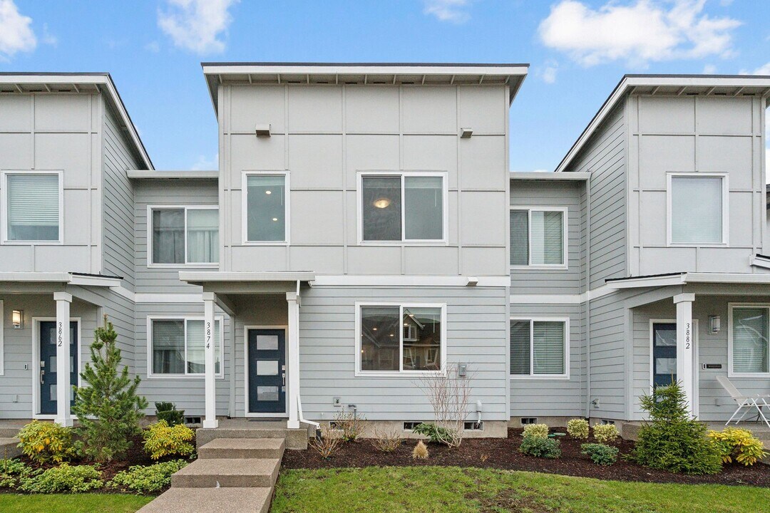 3874 SE 81st Ave in Hillsboro, OR - Building Photo