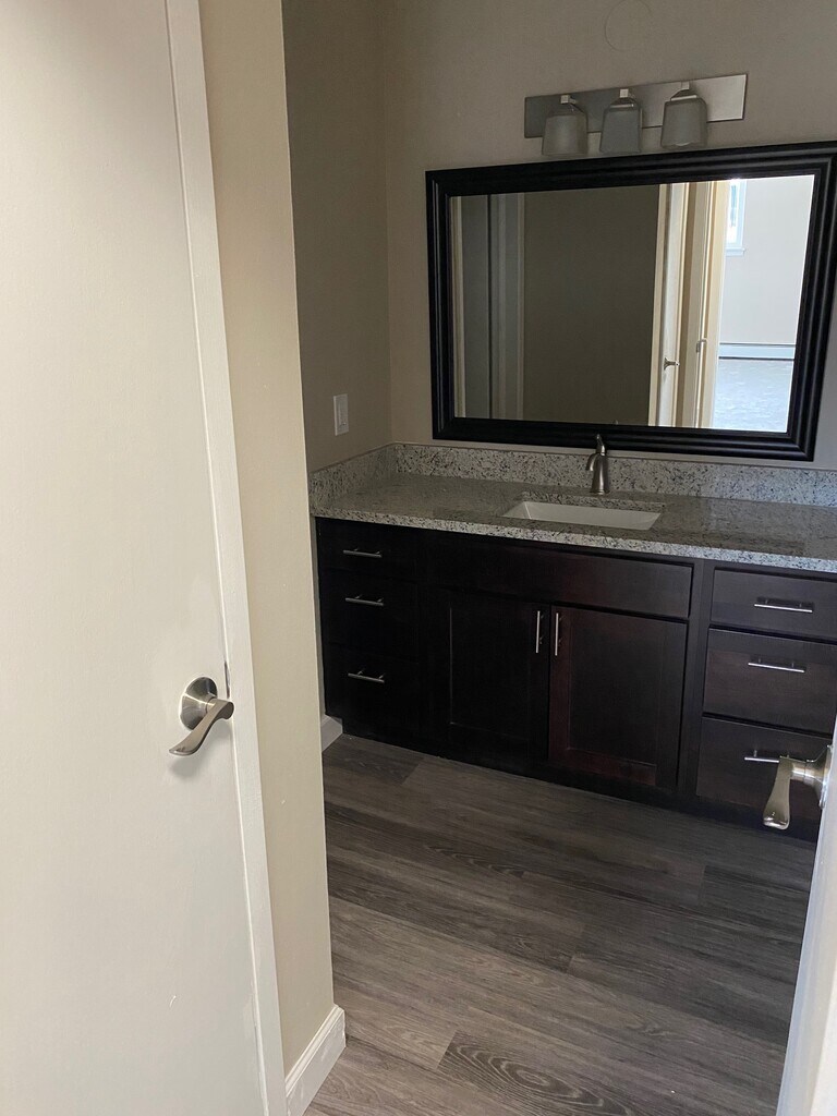 Cedar Plaza Apartments Cedarburg, WI Apartments