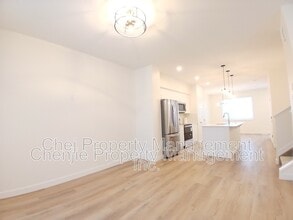 5094 River’s Edge Wy NW in Edmonton, AB - Building Photo - Building Photo