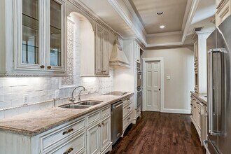 34 River Hollow Ln in Houston, TX - Foto de edificio - Building Photo