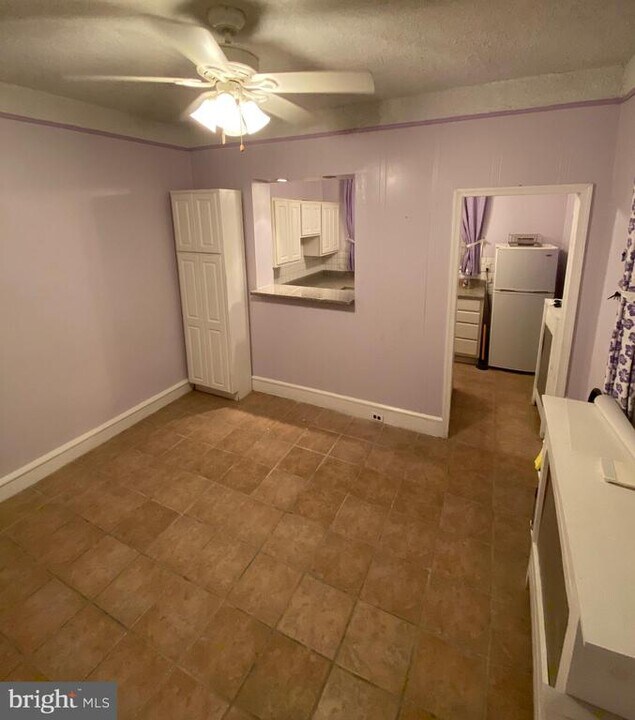 6014 W Oxford St in Philadelphia, PA - Building Photo