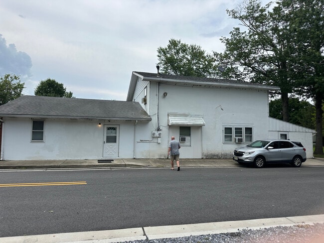 338 N Hook Rd in Pennsville Township, NJ - Foto de edificio - Building Photo