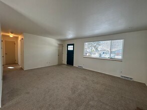 1504 S Douglas Ave in Loveland, CO - Building Photo - Building Photo