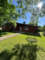 419 S 100 E in Washington, UT - Building Photo