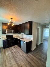 4809-4811 11th Ave S in St. Petersburg, FL - Foto de edificio - Building Photo